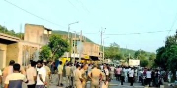 ଯୁବକଙ୍କୁ ଖଣ୍ଡାରେ ହାଣି ମାରିଦେଲେ