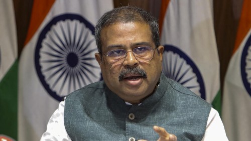 ଧର୍ମେନ୍ଦ୍ରଙ୍କୁ ଘେରିଲା ବିଜେଡି