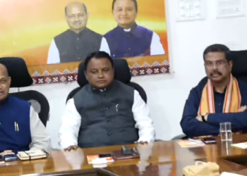 ଯେତେ ନେତା, ସେତେ ଗୋଷ୍ଠୀ