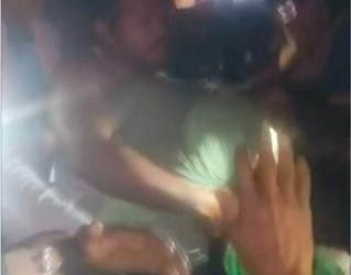 ‘ବିବସ୍ତ୍ର ମହିଳା, ଉତ୍ସବରେ ସରକାର’