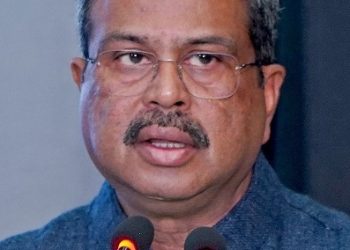 ଧର୍ମେନ୍ଦ୍ରଙ୍କୁ ଉତ୍ତରଦାୟିତ୍ୱ ନେବାକୁ ପଡ଼ିଲା