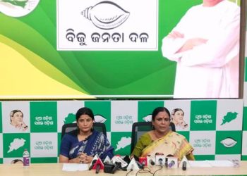 ଶ୍ରାବଣୀଙ୍କ ଚରିତ୍ର ସଂହାର କରୁଛନ୍ତି ଦୁଇ ଅସାମାଜିକ ଯୁବକ