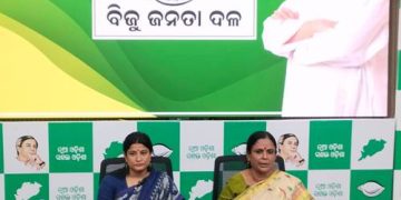 ଶ୍ରାବଣୀଙ୍କ ଚରିତ୍ର ସଂହାର କରୁଛନ୍ତି ଦୁଇ ଅସାମାଜିକ ଯୁବକ